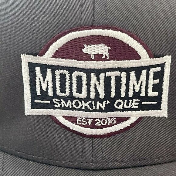 Moontime Smokin Que BBQ Hat Mens Souvenir Gray Mesh Back Snapback The Classics - Picture 2 of 6